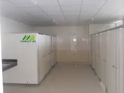 Thi công vách ngăn vệ sinh compact bền đẹp